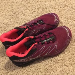 Salomon running shoes - women’s 7m